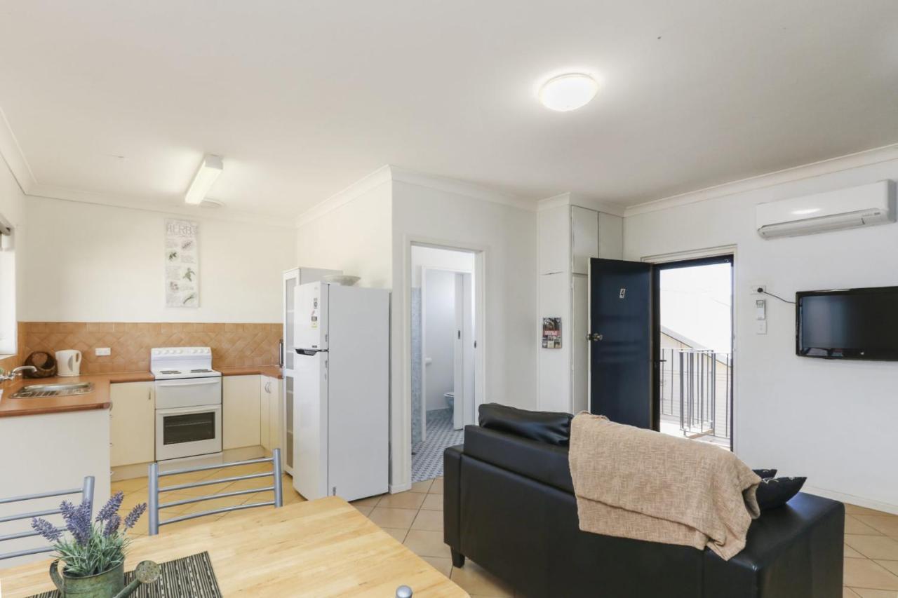 Gossan Street Units Apartment โบรเคนฮิลล์ ภายนอก รูปภาพ